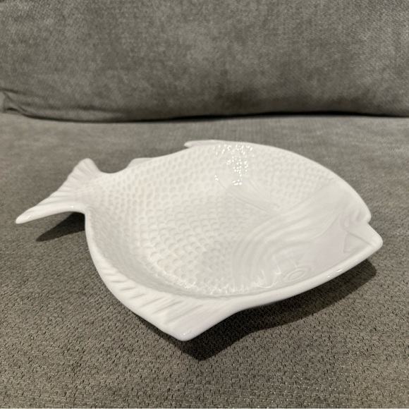 Vintage Olfaire White Textured Fish Shaped Bowl ~ Serving Dish Made In Portugal - Picture 3 of 11